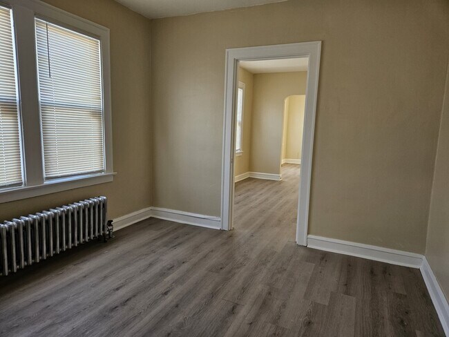 Building Photo - 10008 S Michigan Ave