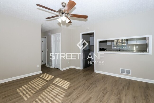 Building Photo - 1044 Tamarack Trail