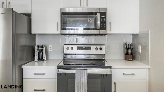 Foto del edificio - 3158 SW 12th Ave