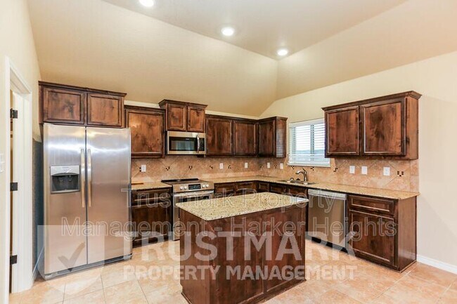 Building Photo - 1304 Risen Star Ln