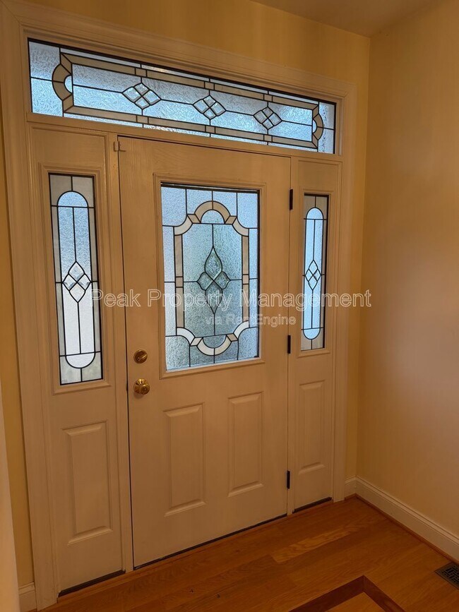 Foto del edificio - 14116 Spruce Ave