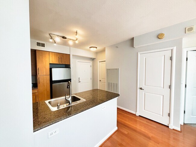 Foto del edificio - 1021 N Garfield St