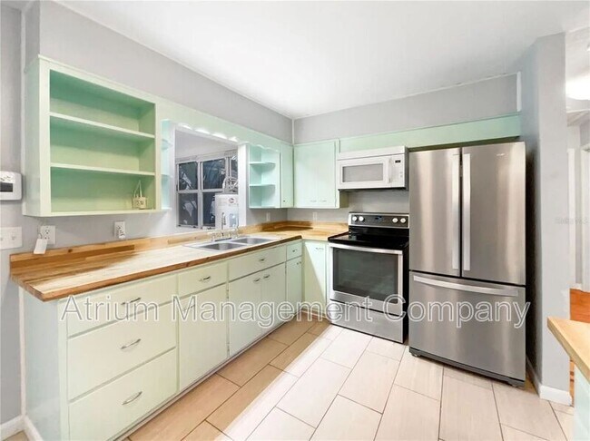 Foto del edificio - 818 W 20th St