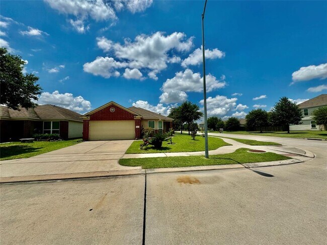 Building Photo - 13431 Dahlia Green Way