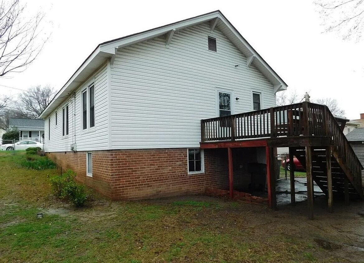 Foto del edificio - Cute Ranch in Mill Village; Beautifully Maintained.