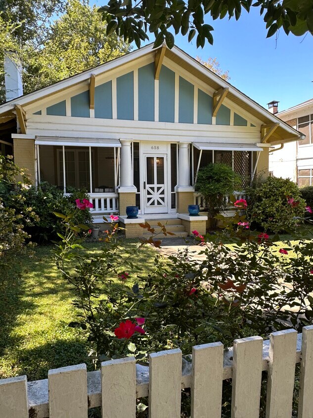 Foto principal - 658 Linwood Ave NE