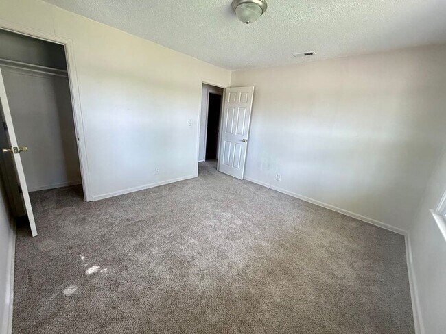 Foto del edificio - $1100 - 2 bed 1 bath - Single Family Home