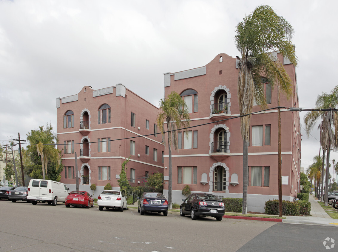 Primary Photo - Casa Arleda Apartments