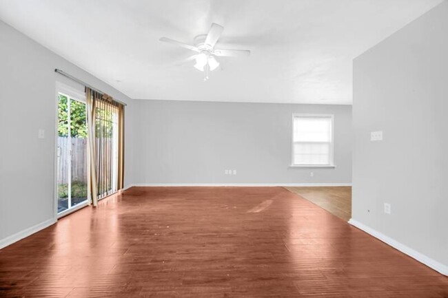Foto del edificio - 1018 Melton St