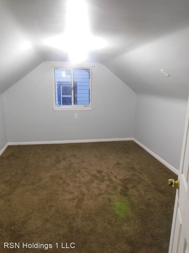 Building Photo - 3 br, 1 bath House - 3807 Strandhill Rd