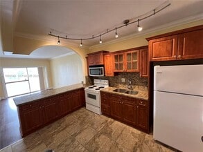 Building Photo - 1600 NE 114th St