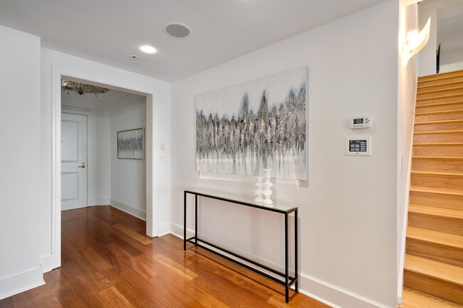 Photo - 75 14th St NE (Atlanta, GA) Apartment