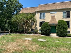 Building Photo - 176 Swanson Rd