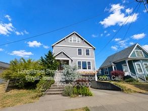 Building Photo - 6458 NE 8th Ave