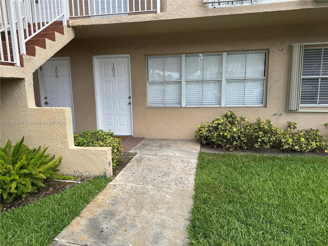Primary Photo - 8695 NW 6th Ln