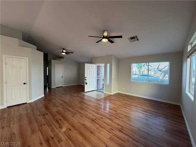 Foto del edificio - 7616 Gosport Ave