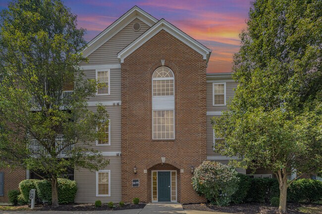 Foto del edificio - 961 Mistflower Ln