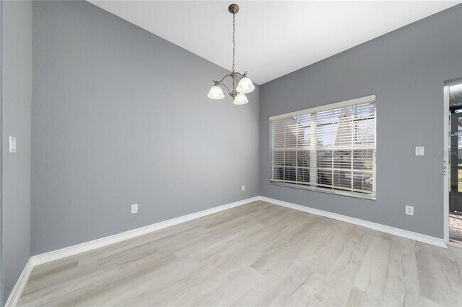 Foto del edificio - 2371 Caravelle Cir