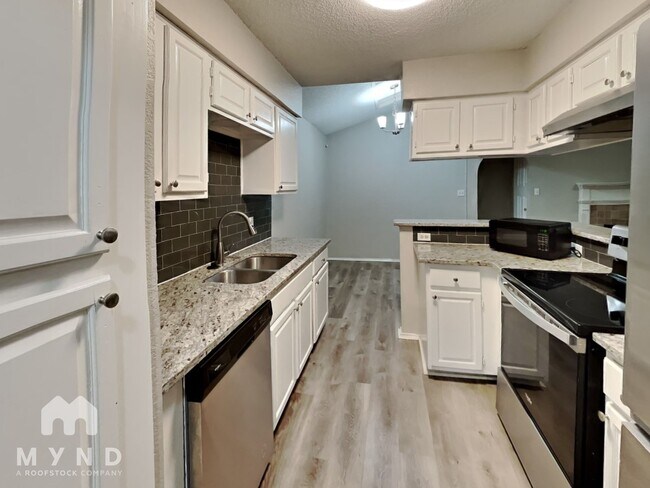 Foto del edificio - 1509 Brook Forest Dr