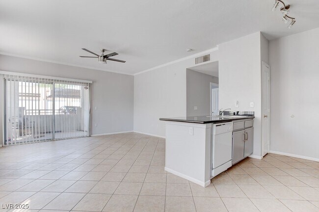 Foto del edificio - 2900 Sunridge Heights Pkwy