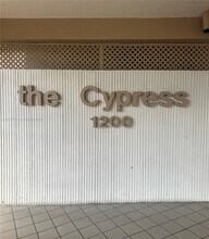 Building Photo - 1200 St Charles Pl