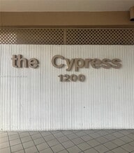 Building Photo - 1200 St Charles Pl