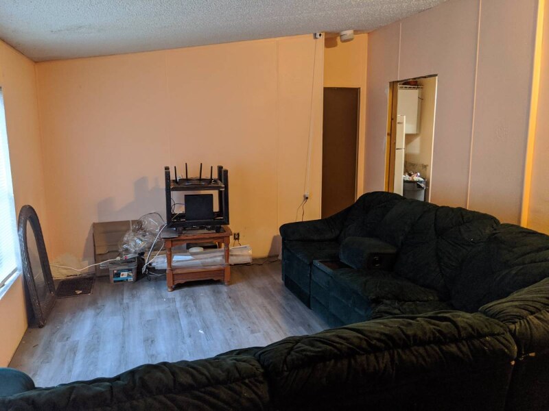 Foto principal - 18095 Spangler Ave