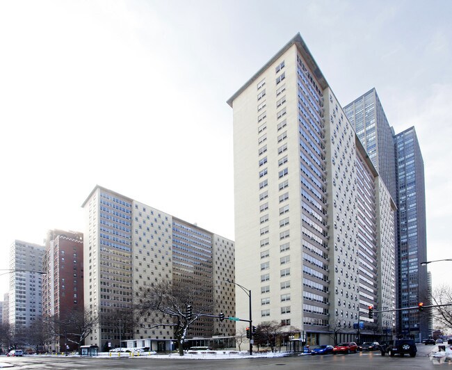 Building Photo - 3950 N Lake Shore Dr