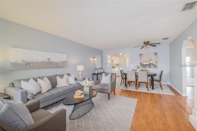 Foto del edificio - 361 Winter Ridge Blvd