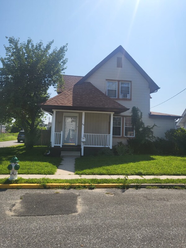 Foto del edificio - 64 Logan Ave