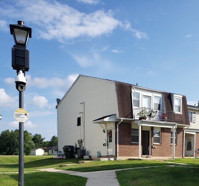 Building Photo - 48 Reliance Ct
