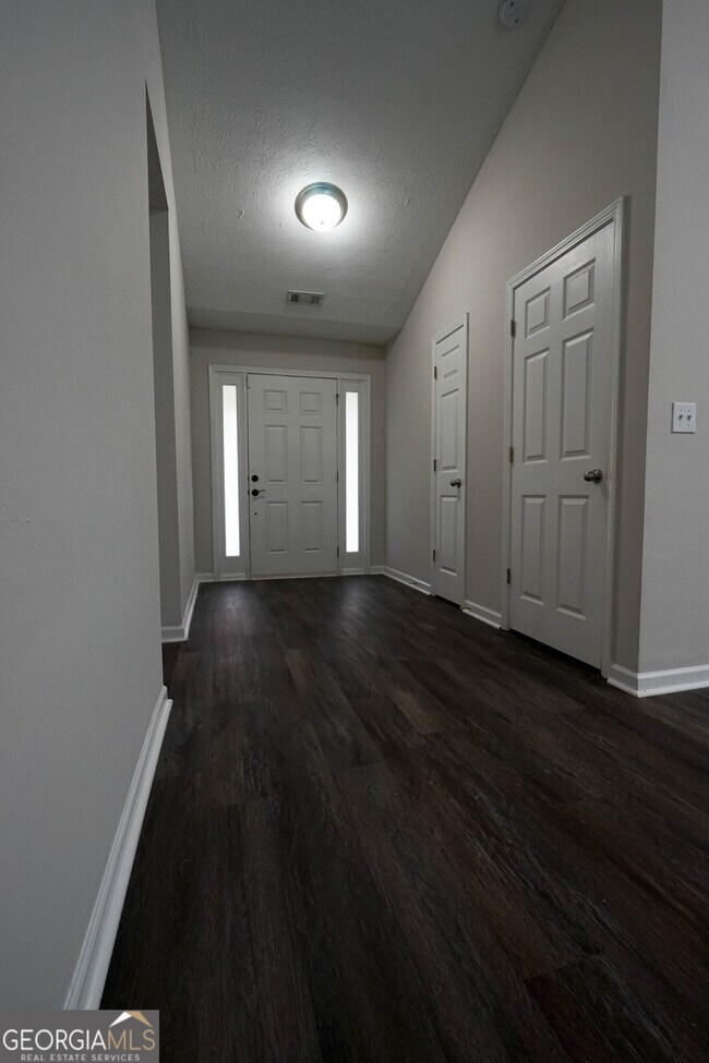Building Photo - 58 Red Tail Rd