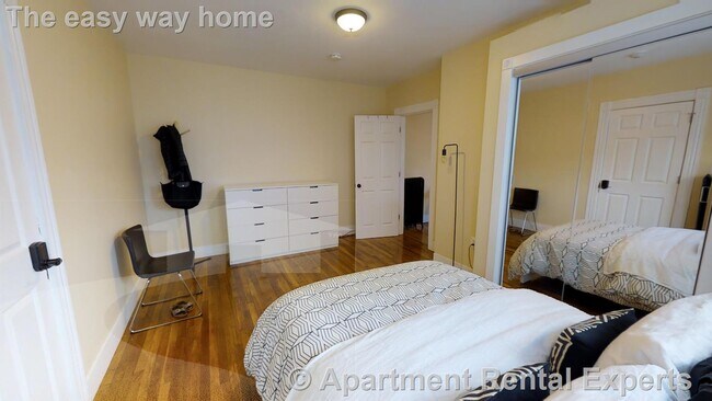 Foto del edificio - 5-7 Blake St Unit #1