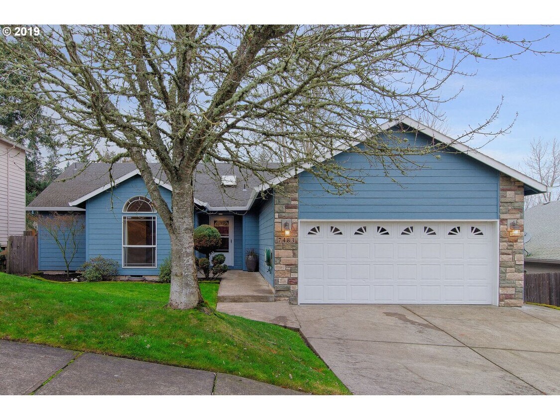 Primary Photo - Beautifully Updated 3 bedroom Home with Op...