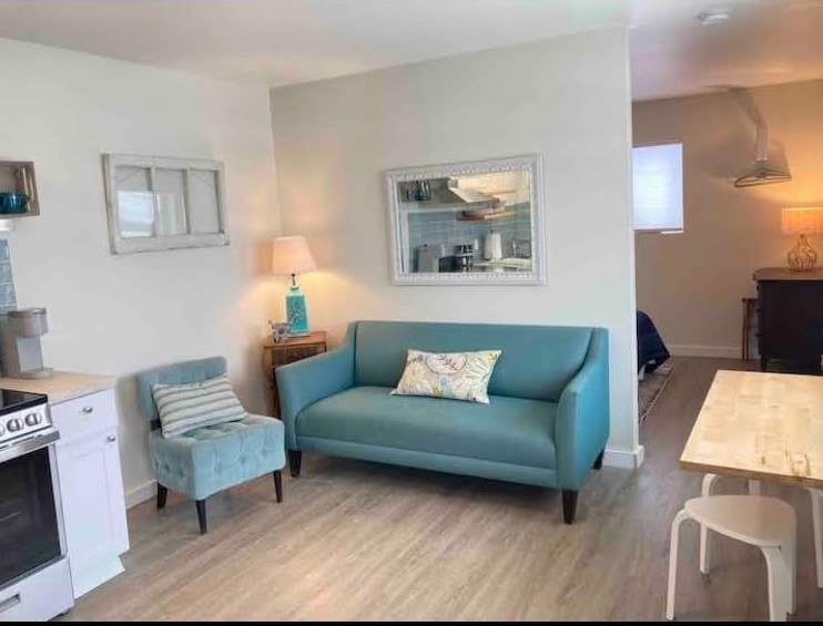 Foto principal - 2400 Washington St