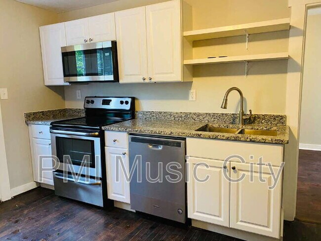 Foto del edificio - 215 Robinwood Ave