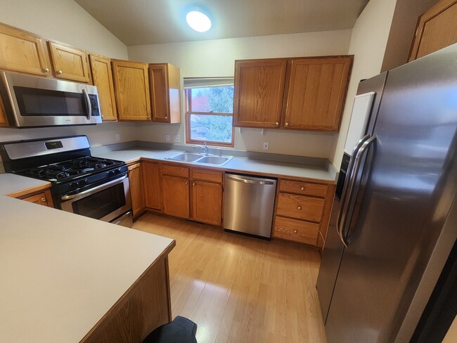 Building Photo - 1364 Barber Dr