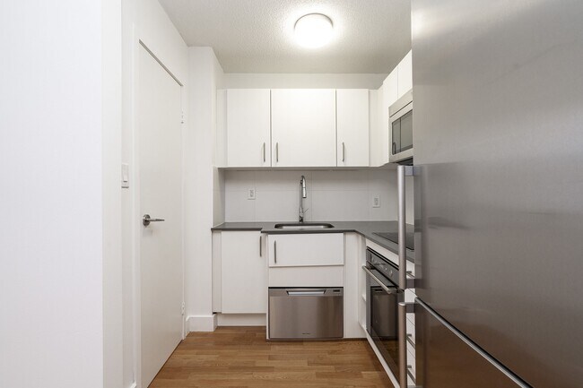 Building Photo - 56 Maitland Street