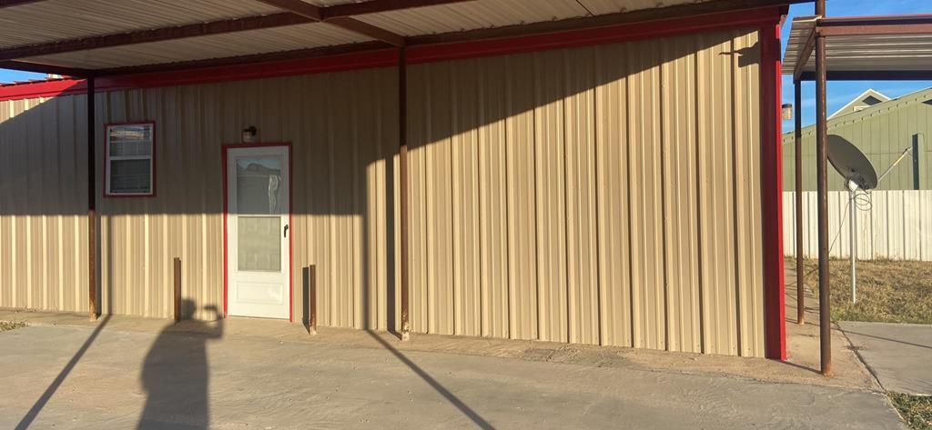 Primary Photo - 10240 W Palomino Dr