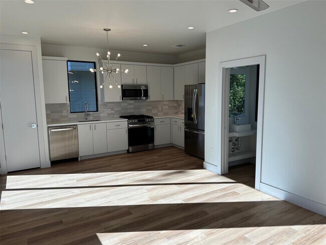Foto del edificio - 1133 Walton Ln