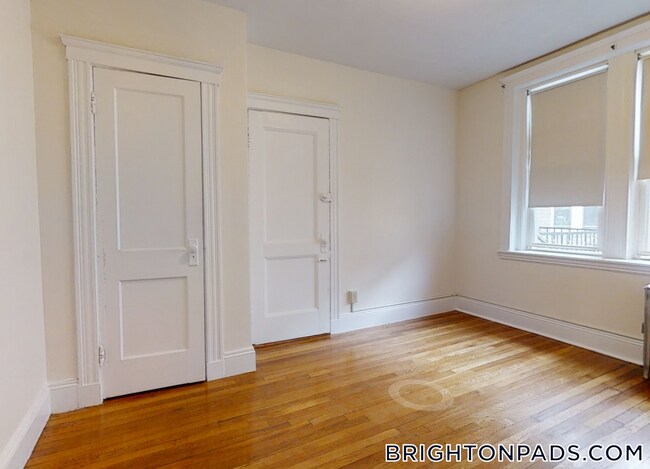 Foto del edificio - 135 Washington St