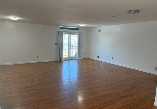 Building Photo - 1157 67th St