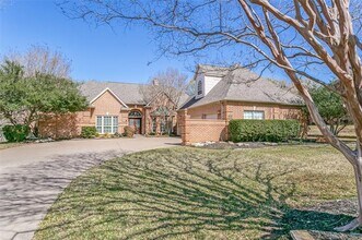 Building Photo - 1015 Brazos Dr