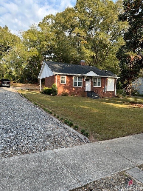 Primary Photo - 740 Prince Ave