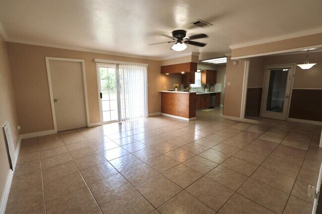Foto del edificio - 1217 E Brown Ln