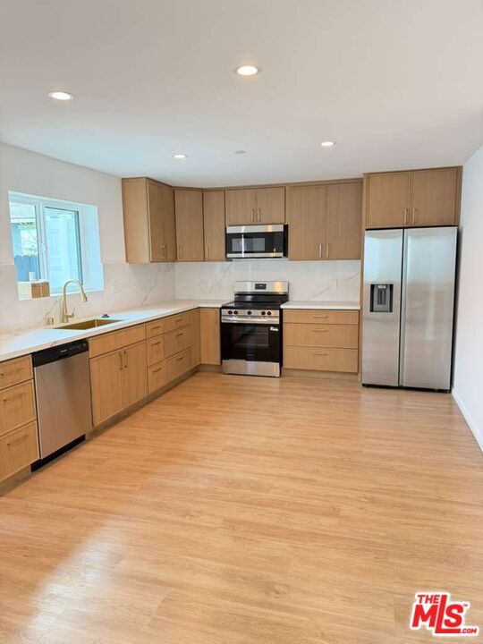 Foto del edificio - 5417 Gentry Ave