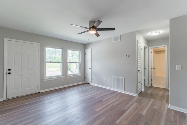 Building Photo - 1491 Trinity Dr