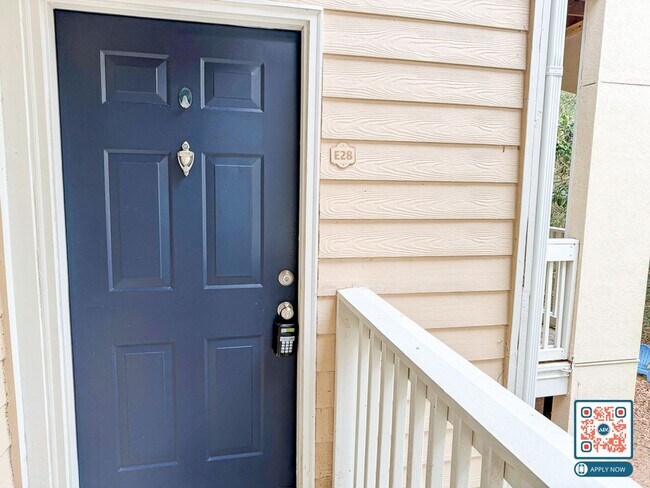 Building Photo - Beautiful 2 bedroom/2 bathroom Resort-Style Living Minutes from Beaches & Golf