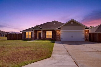 Building Photo - 15028 Emersyn Ln