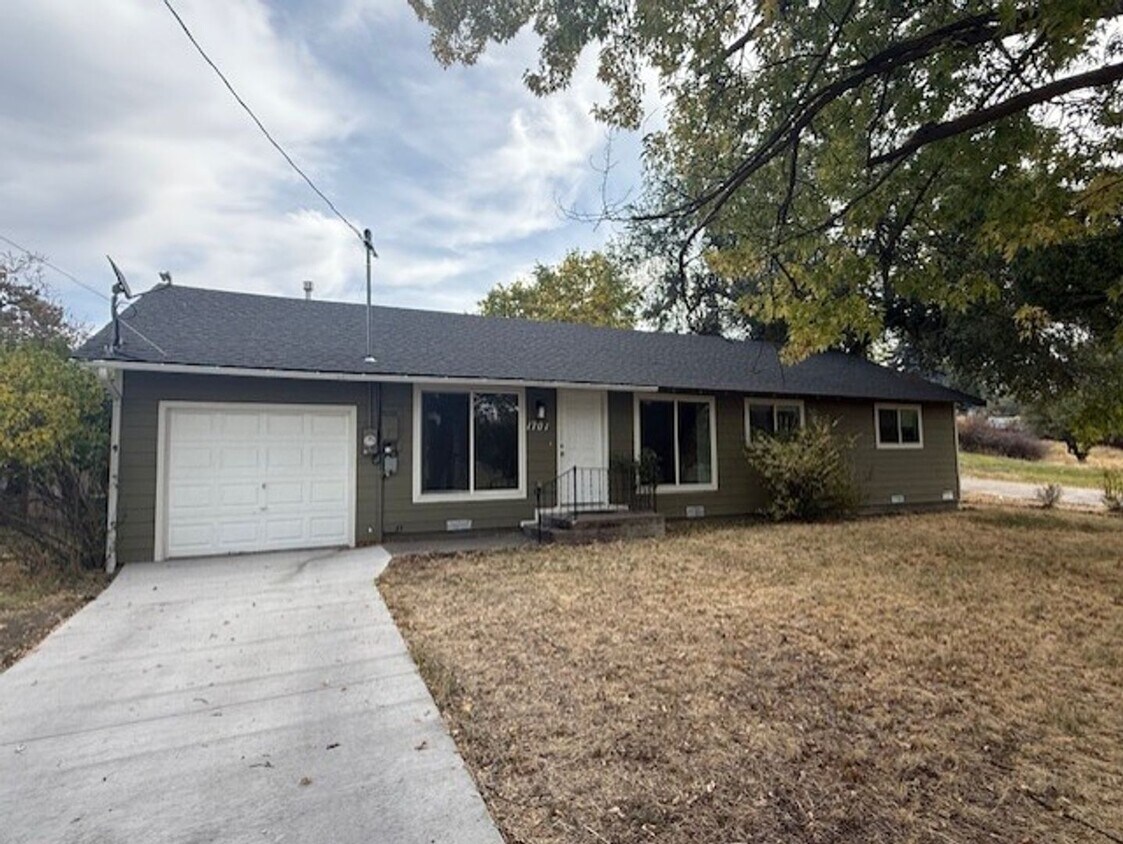 Foto principal - 3 Bedroom 1 Bathroom House